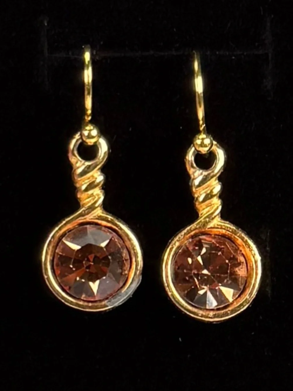 Pretty minimalist, goldtone Amber colored bling costume pierced drop earrings